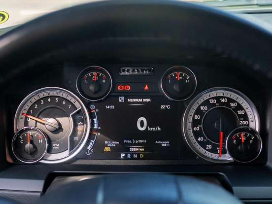 RAM-CLASSIC-5.7 V8 GASOLINA LARAMIE CD 4X4 AUTOMÁTICO RAM-CLASSIC-2022