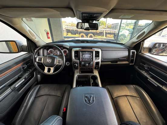 RAM-CLASSIC-5.7 V8 GASOLINA LARAMIE NIGHT EDITION CD 4X4 AUTOMÁTICO RAM-CLASSIC-2022