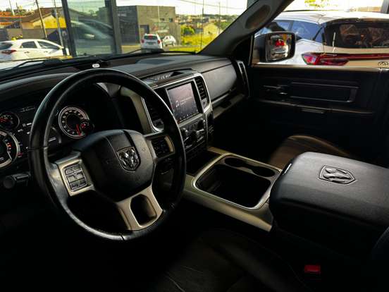 RAM-CLASSIC-5.7 V8 GASOLINA LARAMIE NIGHT EDITION CD 4X4 AUTOMÁTICO RAM-CLASSIC-2022