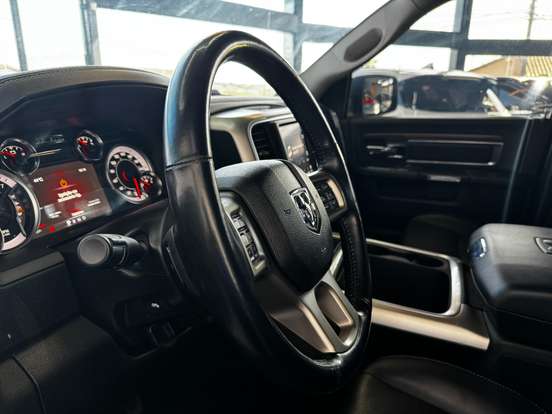 RAM-CLASSIC-5.7 V8 GASOLINA LARAMIE NIGHT EDITION CD 4X4 AUTOMÁTICO RAM-CLASSIC-2022