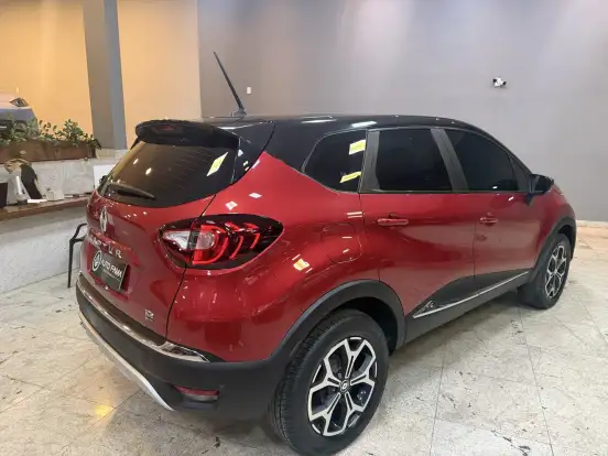 RENAULT-CAPTUR-2021