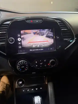 RENAULT-CAPTUR-2021