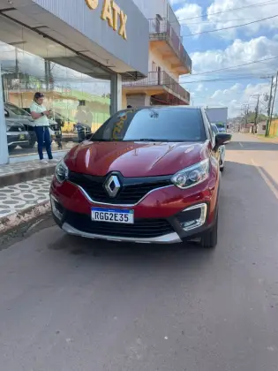 RENAULT CAPTUR 1.6 16V SCE FLEX BOSE X-TRONIC RENAULT CAPTUR 1.6 16V SCE FLEX BOSE X-TRONIC