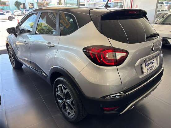 RENAULT-CAPTUR-2021