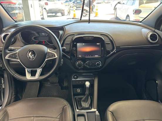 RENAULT-CAPTUR-2021