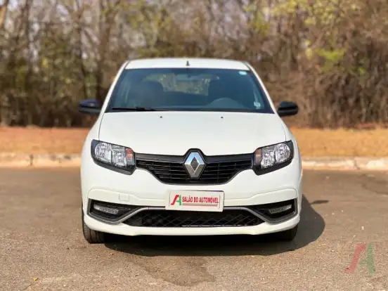 RENAULT-SANDERO-2022