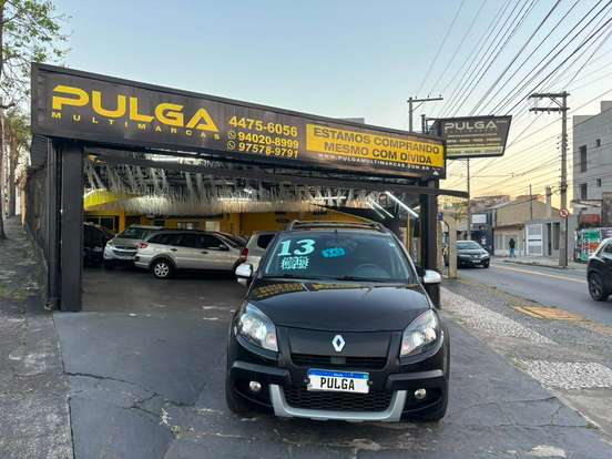 RENAULT-SANDERO-2012