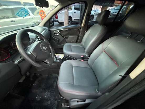 RENAULT-SANDERO-1.6 STEPWAY 16V FLEX 4P AUTOMÁTICO RENAULT-SANDERO-2012