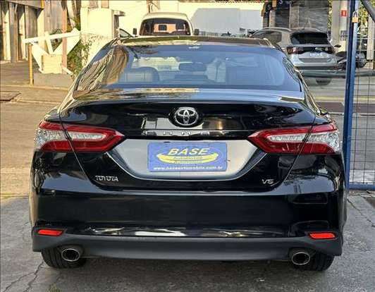 TOYOTA-CAMRY-2018