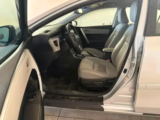 TOYOTA-COROLLA-2015