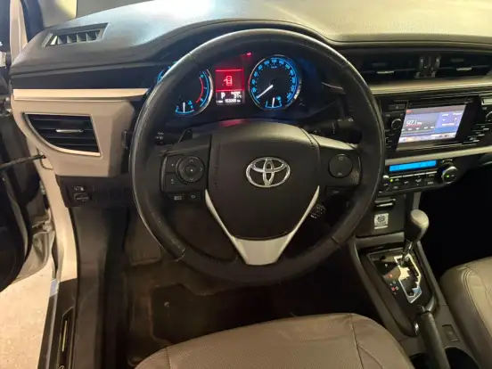 TOYOTA-COROLLA-2015