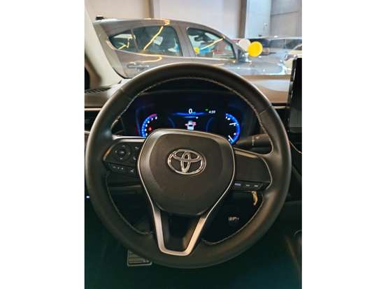 TOYOTA-COROLLA-2025