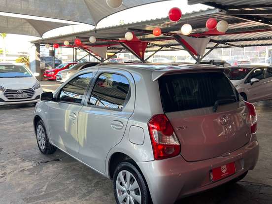 TOYOTA-ETIOS-1.3 XS 16V FLEX 4P MANUAL TOYOTA-ETIOS-2013