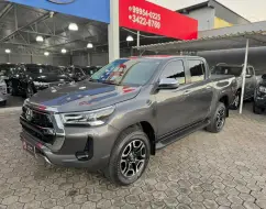 TOYOTA HILUX 2.8 D-4D TURBO DIESEL CD SRV 4X4 AUTOMÁTICO TOYOTA HILUX 2.8 D-4D TURBO DIESEL CD SRV 4X4 AUTOMÁTICO