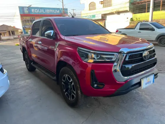 TOYOTA HILUX 2.8 D-4D TURBO DIESEL CD SRX 4X4 AUTOMÁTICO