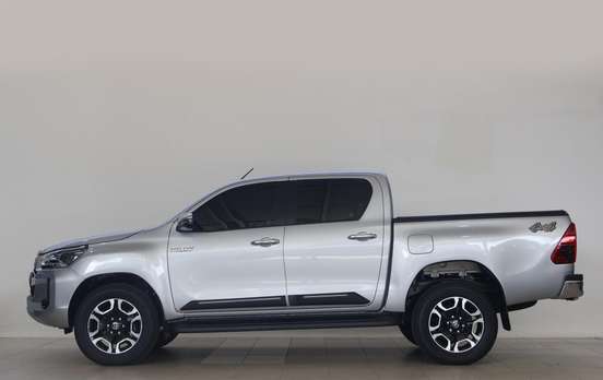 TOYOTA-HILUX-2025