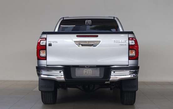 TOYOTA-HILUX-2025
