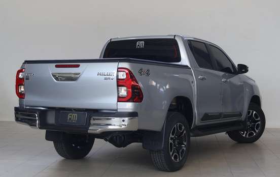 TOYOTA-HILUX-2025