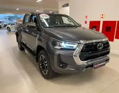 TOYOTA HILUX 2.8 D-4D TURBO DIESEL CD SRX 4X4 AUTOMÁTICO TOYOTA HILUX 2.8 D-4D TURBO DIESEL CD SRX 4X4 AUTOMÁTICO