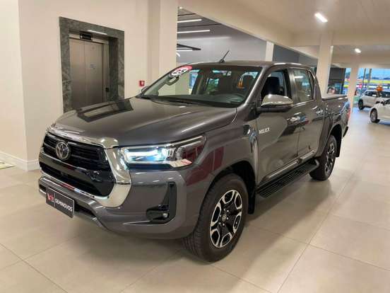 TOYOTA-HILUX-2025