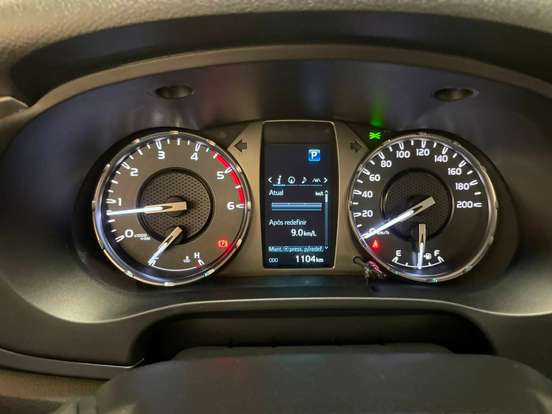 TOYOTA-HILUX-2025