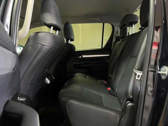 TOYOTA-HILUX-2.8 D-4D TURBO DIESEL CD SRX 4X4 AUTOMÁTICO TOYOTA-HILUX-2024