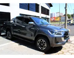 TOYOTA HILUX 2.8 D-4D TURBO DIESEL CD SRX 4X4 AUTOMÁTICO TOYOTA HILUX 2.8 D-4D TURBO DIESEL CD SRX 4X4 AUTOMÁTICO