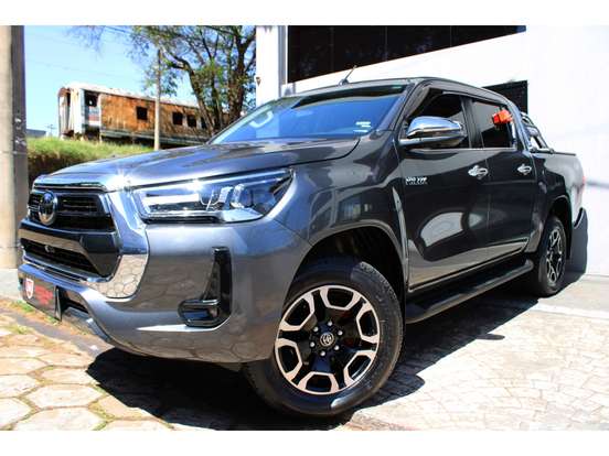 TOYOTA-HILUX-2023