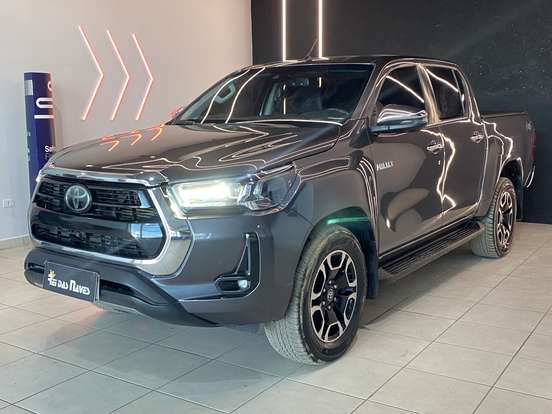 TOYOTA-HILUX-2021