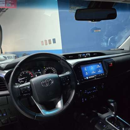 TOYOTA-HILUX-2.8 D-4D TURBO DIESEL CD SRX 4X4 AUTOMÁTICO TOYOTA-HILUX-2024