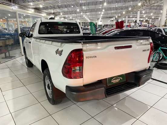 TOYOTA-HILUX-2024