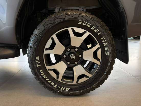 TOYOTA-HILUX-2020