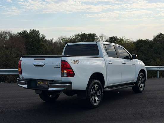 TOYOTA-HILUX-2018