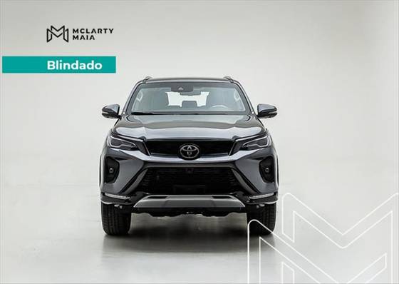 TOYOTA HILUX SW4 2.8 D-4D TURBO DIESEL SRX PLATINUM 7L 4X4 AUTOMÁTICO