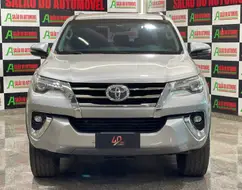 TOYOTA HILUX SW4 2.8 SRX 4X4 7 LUGARES 16V TURBO INTERCOOLER DIESEL 4P AUTOMÁTICO TOYOTA HILUX SW4 2.8 SRX 4X4 7 LUGARES 16V TURBO INTERCOOLER DIESEL 4P AUTOMÁTICO