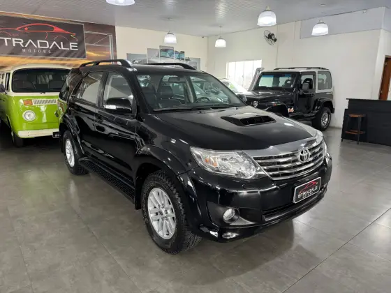 TOYOTA HILUX SW4 3.0 SRV 4X4 16V TURBO INTERCOOLER DIESEL 4P AUTOMÁTICO TOYOTA HILUX SW4 3.0 SRV 4X4 16V TURBO INTERCOOLER DIESEL 4P AUTOMÁTICO