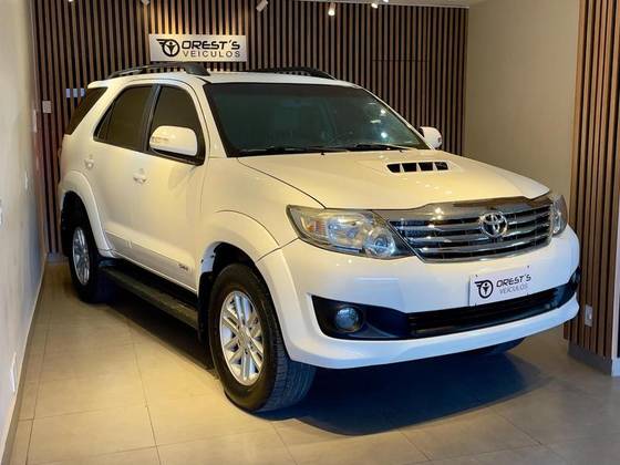 TOYOTA HILUX SW4 3.0 SRV 4X4 16V TURBO INTERCOOLER DIESEL 4P AUTOMÁTICO
