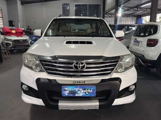 TOYOTA-HILUX SW4-3.0 SRV 4X4 16V TURBO INTERCOOLER DIESEL 4P AUTOMÁTICO TOYOTA-HILUX SW4-2013