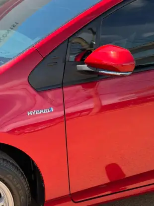 TOYOTA-PRIUS-2016