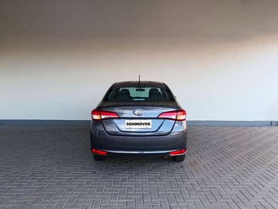 TOYOTA-YARIS-2024