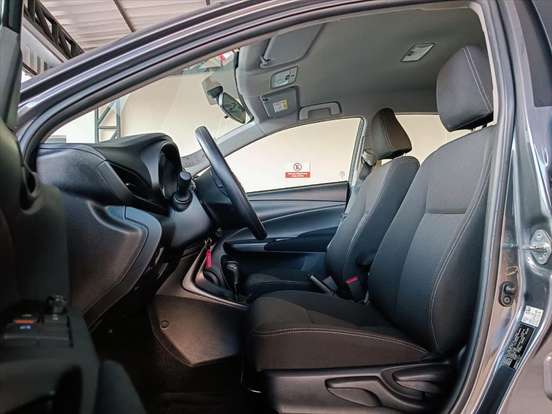 TOYOTA-YARIS-2024