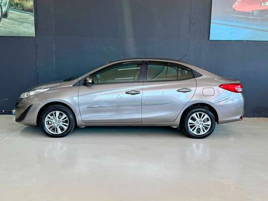 TOYOTA-YARIS-1.5 16V FLEX SEDAN XL PLUS TECH MULTIDRIVE TOYOTA-YARIS-2019