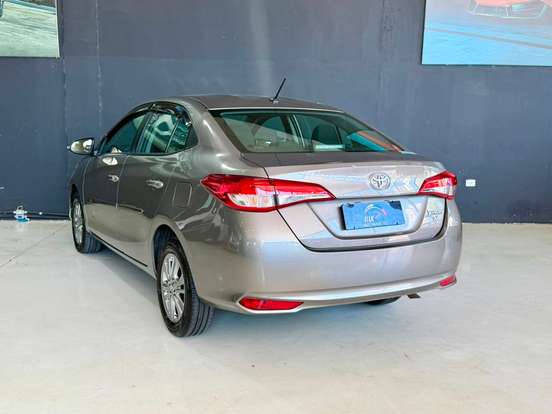 TOYOTA-YARIS-1.5 16V FLEX SEDAN XL PLUS TECH MULTIDRIVE TOYOTA-YARIS-2019