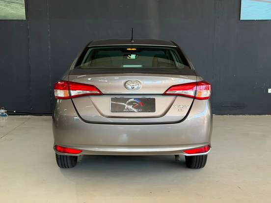 TOYOTA-YARIS-2019
