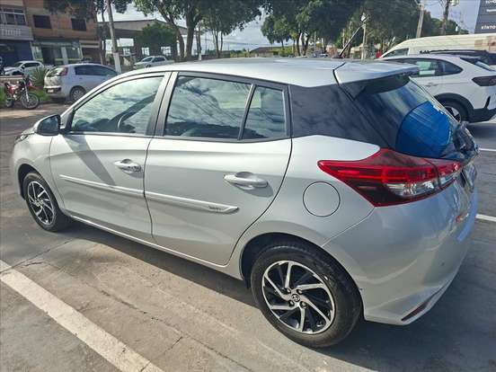 TOYOTA-YARIS-2023
