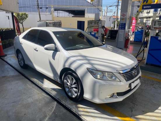TOYOTA-CAMRY-2012