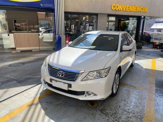 TOYOTA-CAMRY-2012