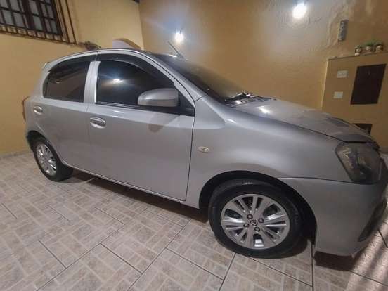 TOYOTA-ETIOS-2017