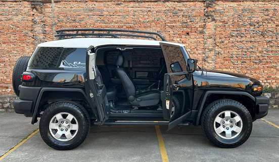 TOYOTA-FJ CRUISER-4.0 4X4 V6 24V GASOLINA 4P MANUAL TOYOTA-FJ CRUISER-2009