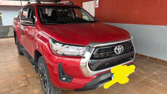 TOYOTA HILUX 2.8 D-4D TURBO DIESEL CD SRV 4X4 AUTOMÁTICO